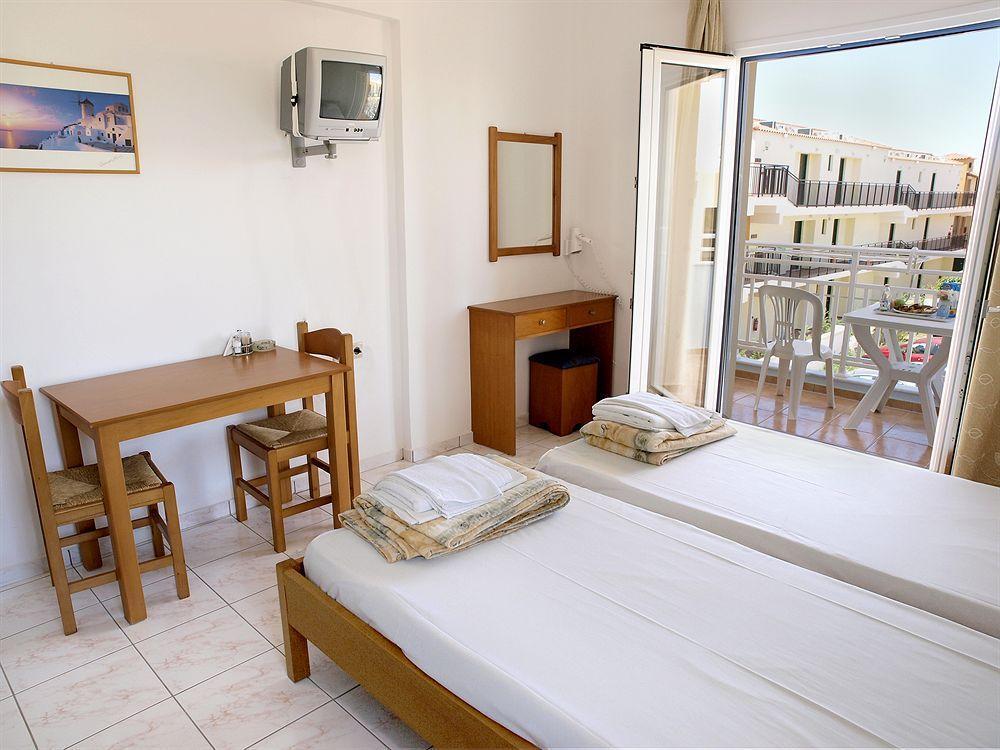 Despina Studios Agia Marina Exterior foto